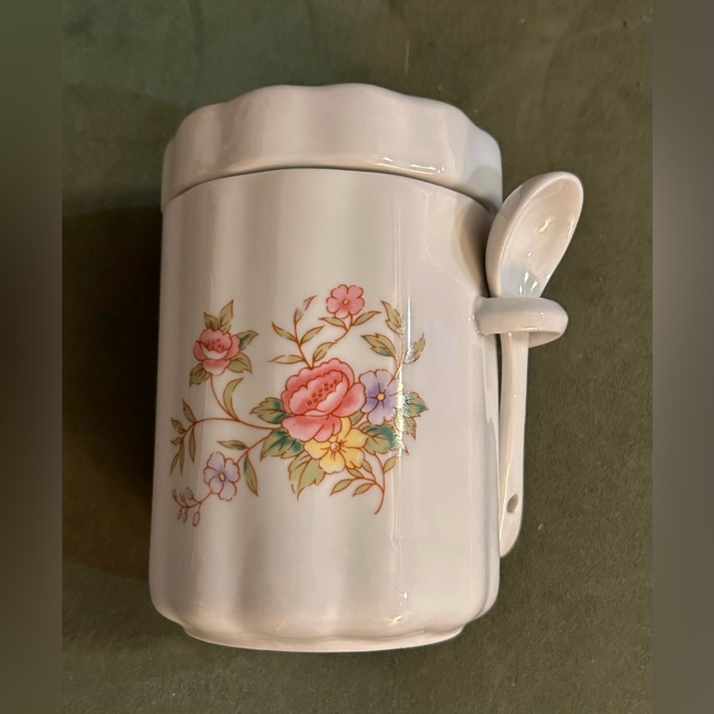 FTDA Porcelain Pink Floral Canister with Sealed Lid & Spoon. 5.5”H